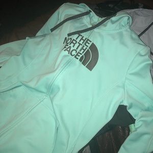 The North Face woman’s jacket ❤️